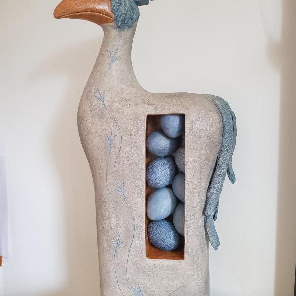 Innehåller spår av ägg - skulptur